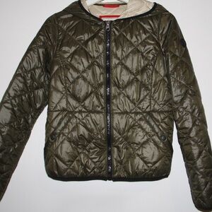 Abercrombie Light Quilted Puffer Size S